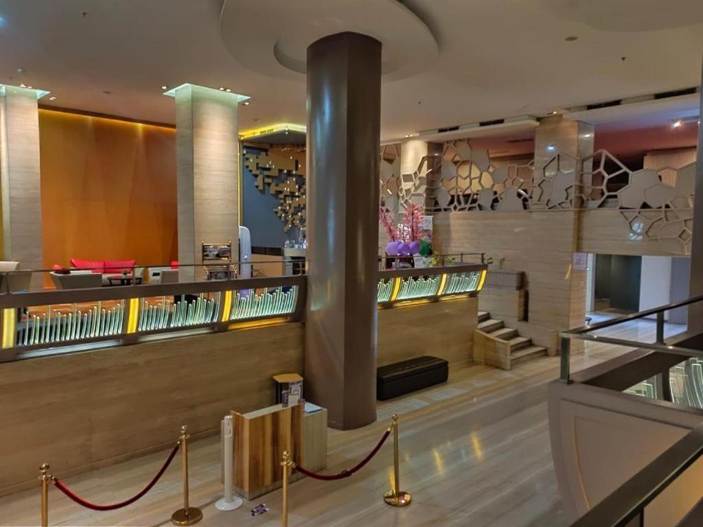 Royal Bay Hotel Makassar Eksteriør billede